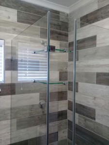 Frameless shower 4